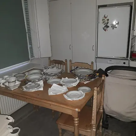 Rowhouse For 4 People With 2 Apartment *